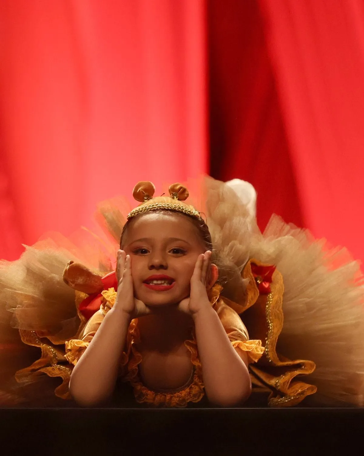 Pequena bailarina da Wellness no palco